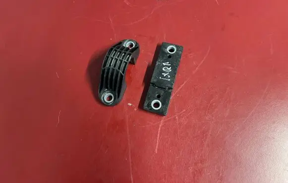 BMW iX Sway bar bush bracket, rear 6888788 6888787