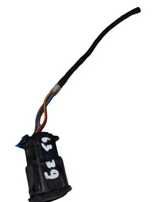 Volkswagen PASSAT B5 Fuel tank opening switch 3B0959833A