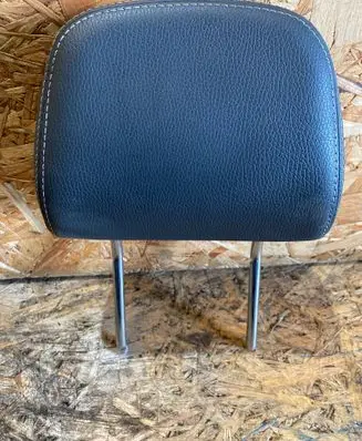 Opel Zafira B Front seat headrest 11096 11070