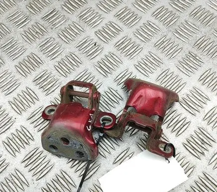 Isuzu D-Max Rear door hinge set 8983956080 8983956091