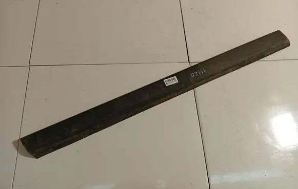 Volkswagen PASSAT B5.5 Front door trim (molding) 3B0854939B