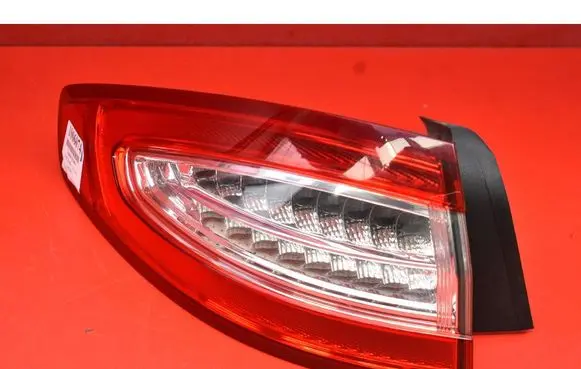 Ford Mondeo MK I Rear/tail lights DS73-13405-FJ
