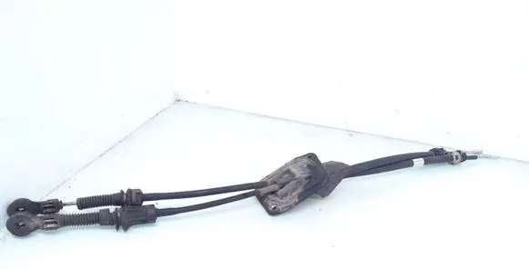 Citroen Xsara Picasso Gear shift cable linkage 3355501R