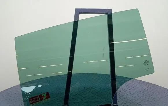 KIA Sportage Rear door window glass