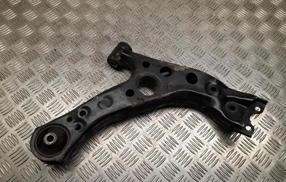 Toyota Prius (XV60) Front lower control arm/wishbone 