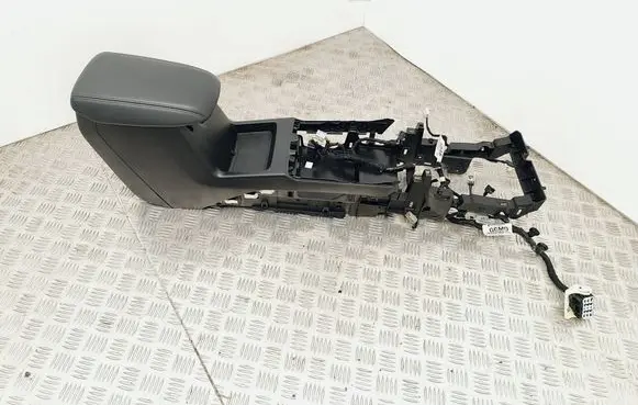 Ford Focus Center console JX7BA045M62 JX6T15K857 JX6T14B079GCMDA