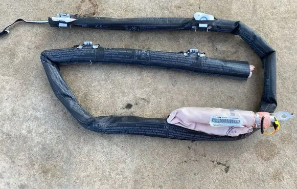 Roof airbag