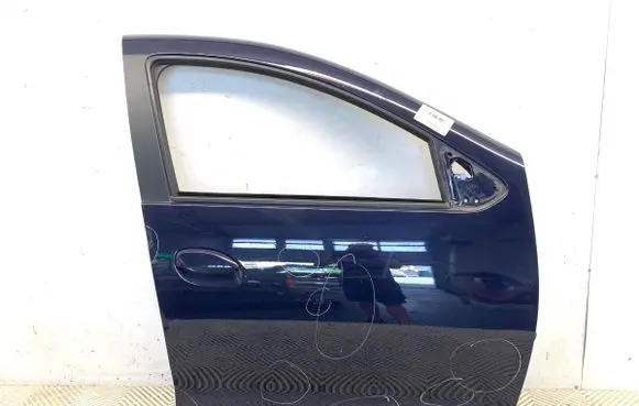 Dacia Sandero Front door