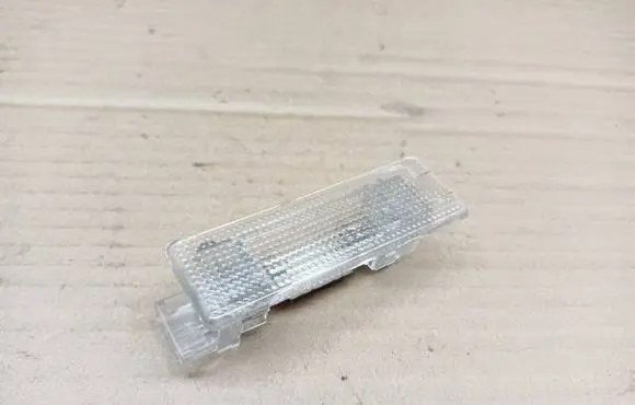 Volkswagen PASSAT B7 Boot/trunk interior light 