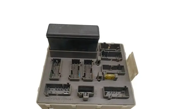 Ford Focus Fuse module 98AG14K150AE 120500