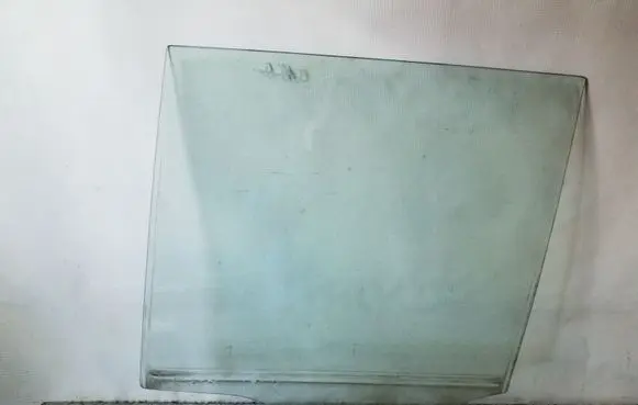 Suzuki Grand Vitara II Rear door window glass