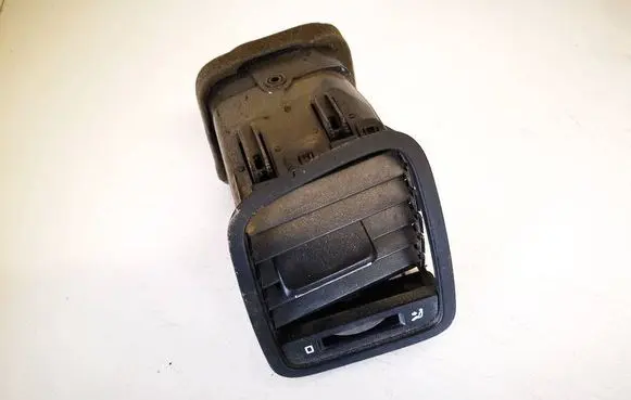 Skoda Yeti (5L) Dash center air vent grill 5l0819701