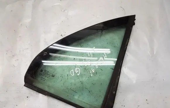 Opel Omega B1 Rear vent window glass 