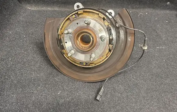 Chevrolet Camaro Rear wheel bearing hub 84258572 84274912