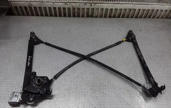 Rear door manual window regulator
