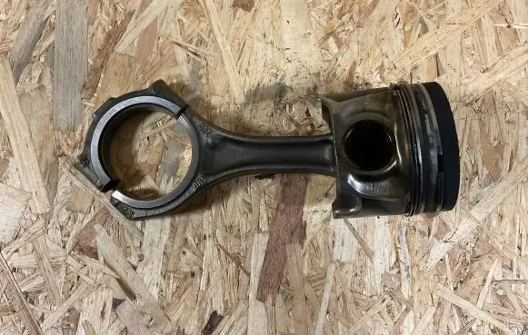 Volkswagen Touareg I Connecting rod/conrod 