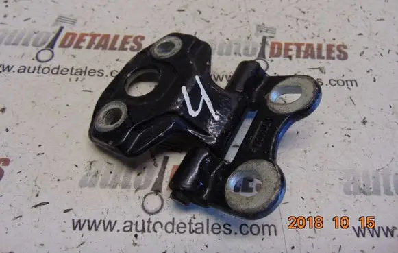 Mercedes-Benz E W210 Front door lower hinge 