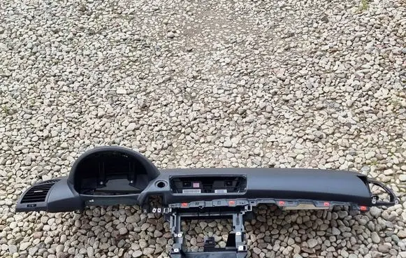 BMW 1 E81 E87 Dashboard