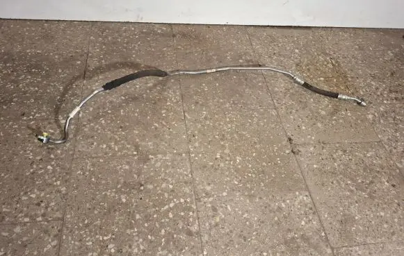 Volvo V60 Air conditioning (A/C) pipe/hose 31332333