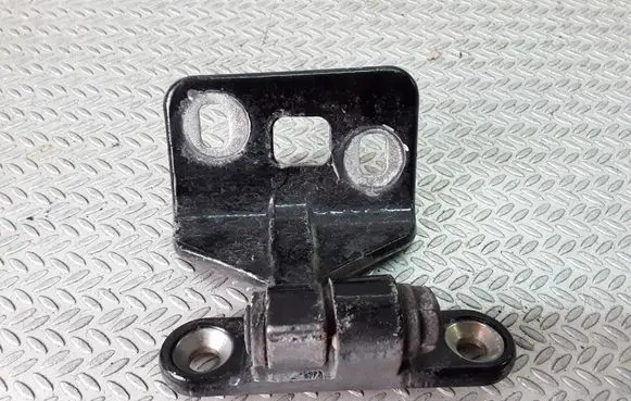 Mercedes-Benz E W211 Rear door lower hinge