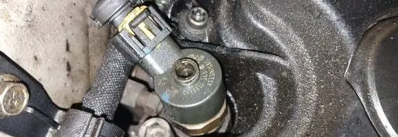 Opel Astra H Fuel injector 0445110165