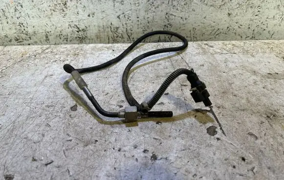 Mercedes-Benz GLA W156 X156 Exhaust gas temperature sensor A0009057004