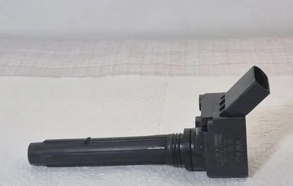 Skoda Octavia Mk3 (5E) High voltage ignition coil 06E905110D 00884A EIC1023C