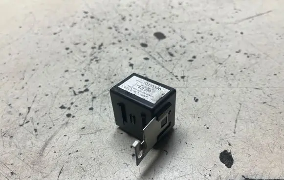 Nissan X-Trail T30 Other relay 25230EQ300 TSZ1392