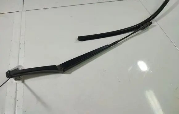 Volkswagen PASSAT CC Rear wiper blade arm 