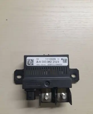 Mercedes-Benz E W212 Charging relay A0009822023 1110029
