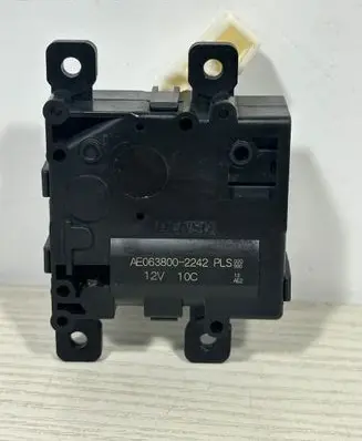 Toyota Yaris XP210 A/C air flow flap actuator/motor 0638002242