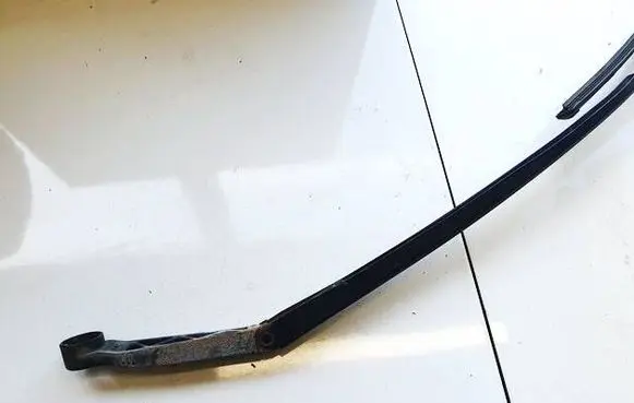 Honda FR-V Front wiper blade arm