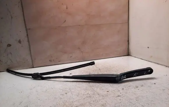 Volkswagen PASSAT B6 Front wiper blade arm 3C1955409C
