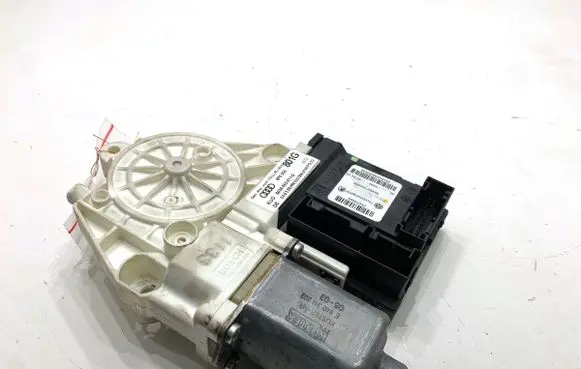 Audi A3 S3 8P Front door window regulator motor 8P0959801G
