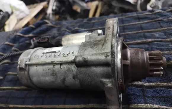 Skoda Octavia Mk3 (5E) Starter motor 02Z911024