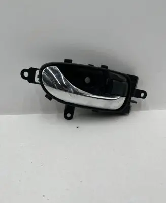 Nissan Leaf II (ZE1) Front door interior handle 