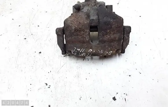 Volkswagen PASSAT B7 Front brake caliper