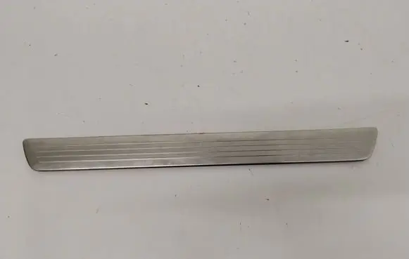 Mercedes-Benz GL X166 Rear sill trim cover A1666860736