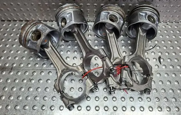 Fiat Tipo Piston with connecting rod S27635668 55260384 0792A