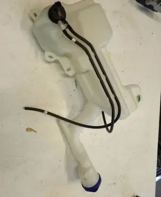 Ford Puma Windshield washer fluid reservoir/tank