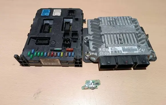 Engine ECU kit and lock set
