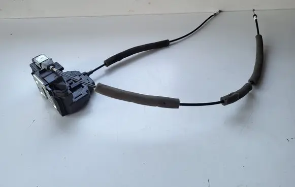 Nissan Leaf I (ZE0) Front door lock