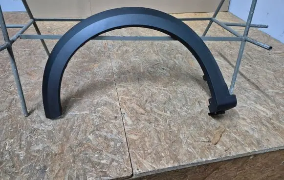 Dacia Sandero Front arch trim 