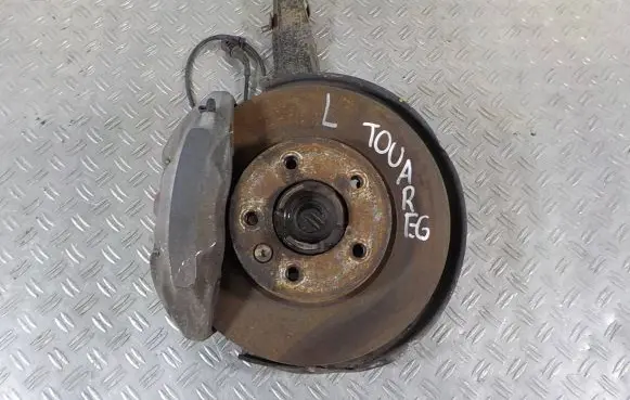 Volkswagen Touareg I Front wheel hub 7L0407257A