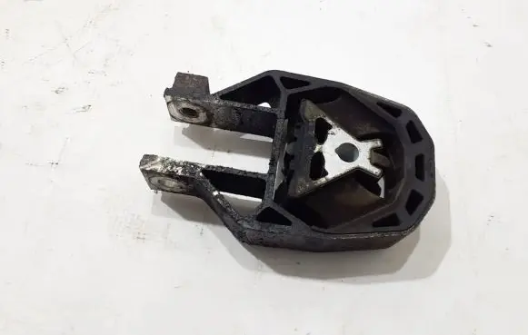 Ford Kuga II Engine mount bracket AV61-6P082-AC