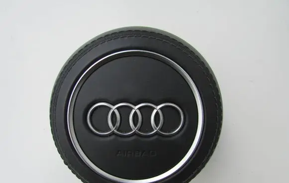 Audi TT TTS RS Mk3 8S Steering wheel airbag 8S0880201E
