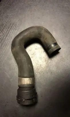 BMW 5 E39 Engine coolant pipe/hose 2247879