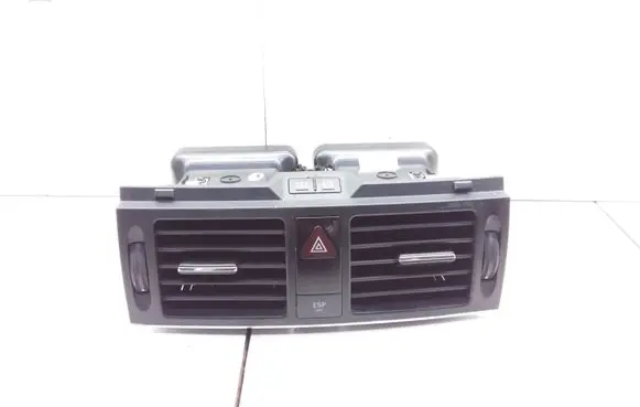 Mercedes-Benz C W204 Dashboard air vent grill cover trim A2048304154 5931002