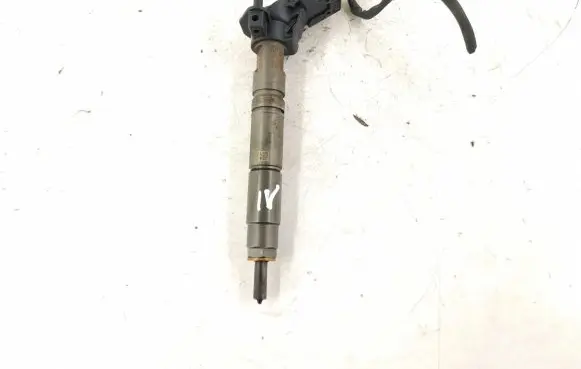 Mercedes-Benz E W211 Fuel injector 6420700587 6420701987