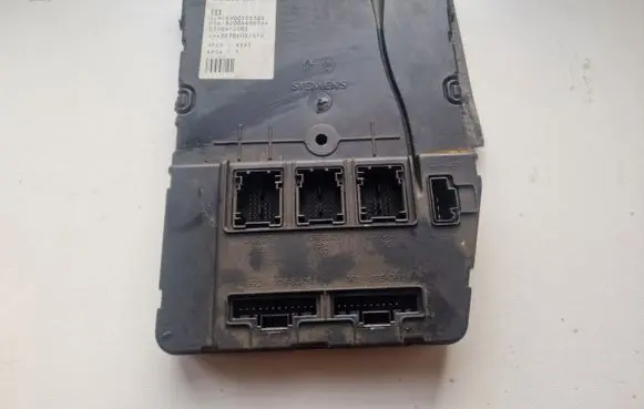 Renault Megane II Comfort/convenience module 8200525385